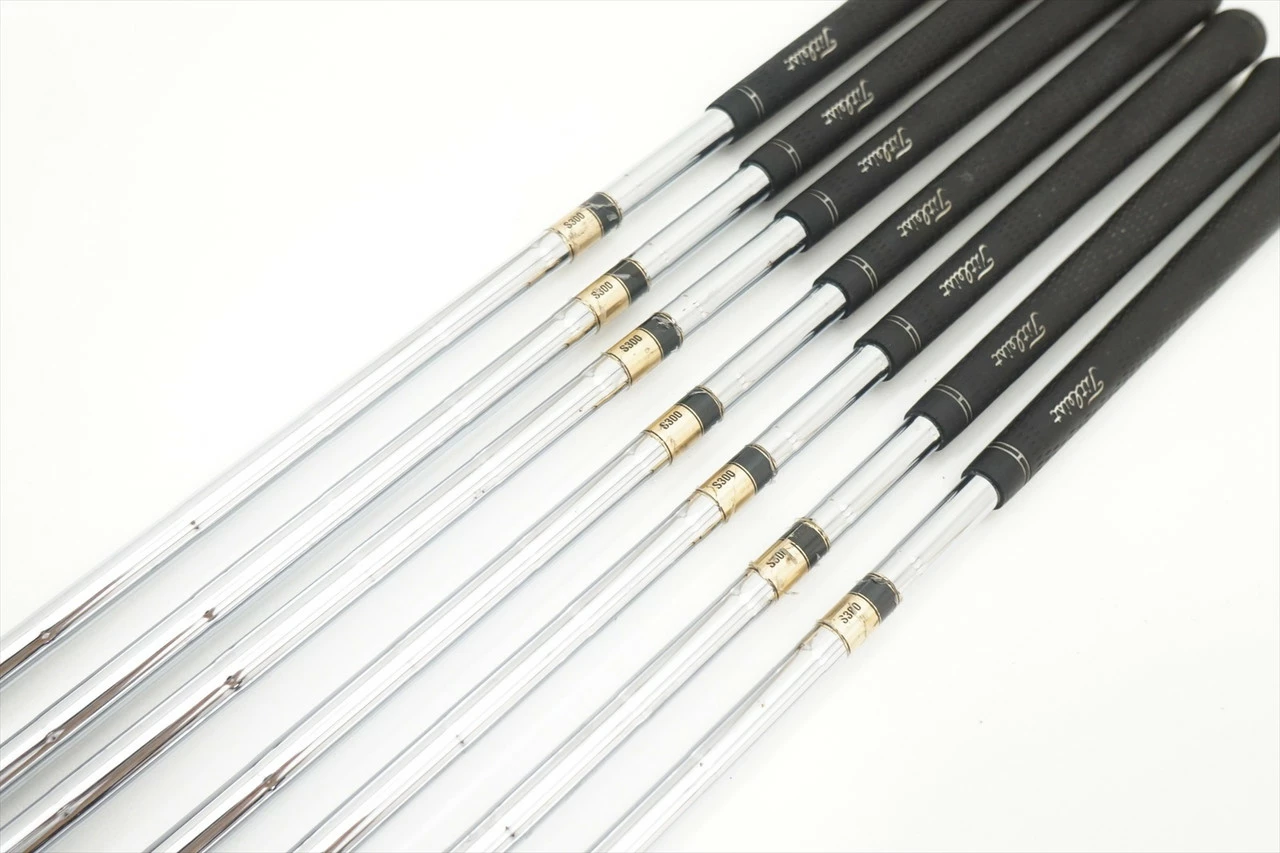 Titleist Mb 710 Iron Set 4-Pw Stiff Flex Dynamic Gold Steel 0968400 Fair - Image 2